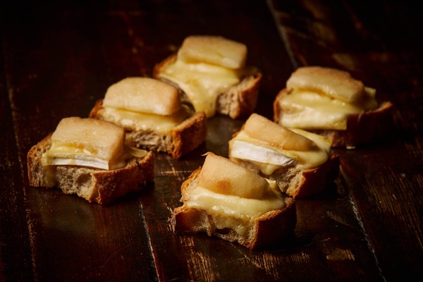 Bruschetta Pera e Brie Bruschetta Pera e Brie